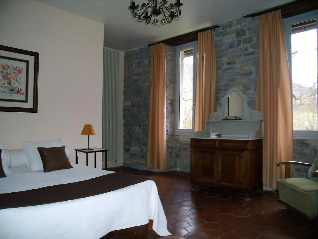Bed & Breakfast Les Tilleuls Adults Only Hotel Saint-Georges-de-Luzencon France