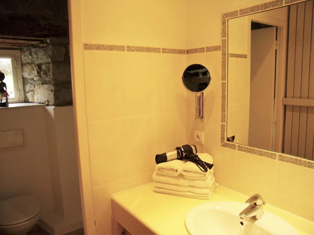 Les Tilleuls Adults Only Hotel Saint-Georges-de-Luzencon Bed & Breakfast