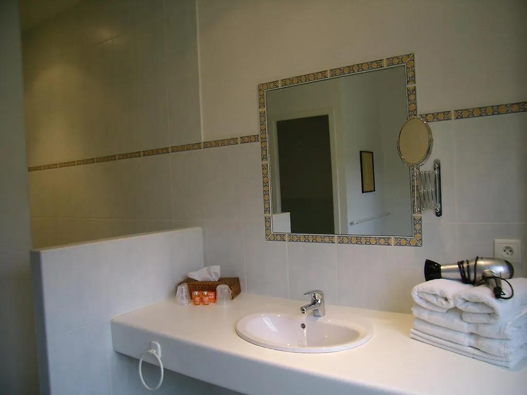 Les Tilleuls Adults Only Hotel Saint-Georges-de-Luzencon 0*,  France